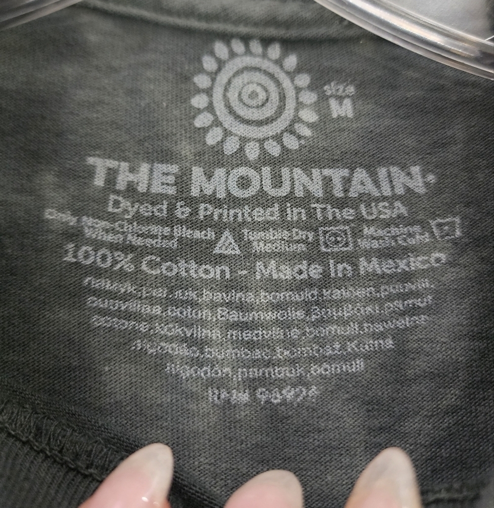 The Mountain Graphic Bear Print T-Shirt Green, sz MD - Picture 2 of 12